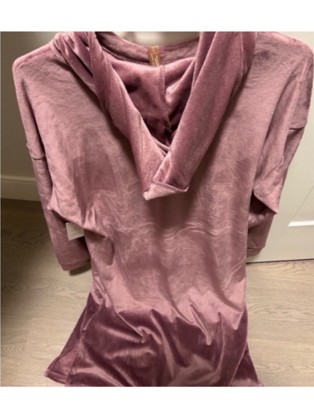 Denver Hayes Women's Velour Plush Hooded Night Shirt - Picture 4 of 4